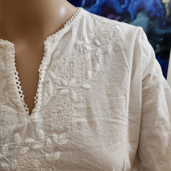 nineTy size L, white 100% cotton, tunic blouse with embroidered trim, v-neck - Picture 15 of 16